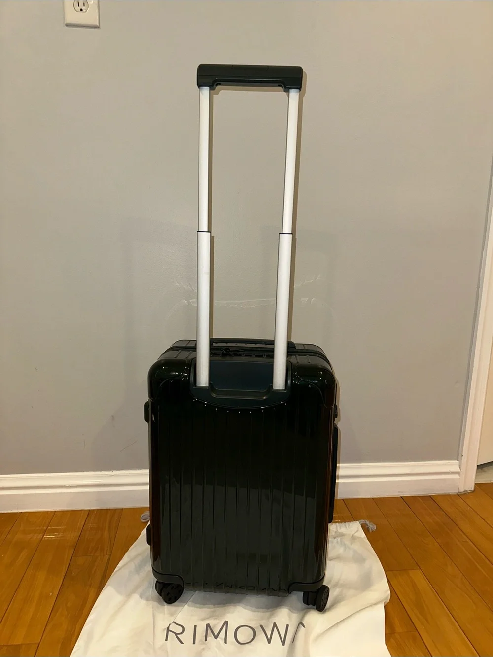 RIMOWA Deep Green Cabin Luggage PRISTINE - Picture 4 of 10
